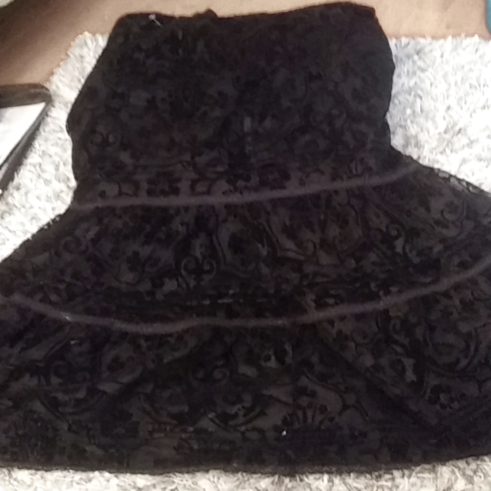 Black express lace skirt